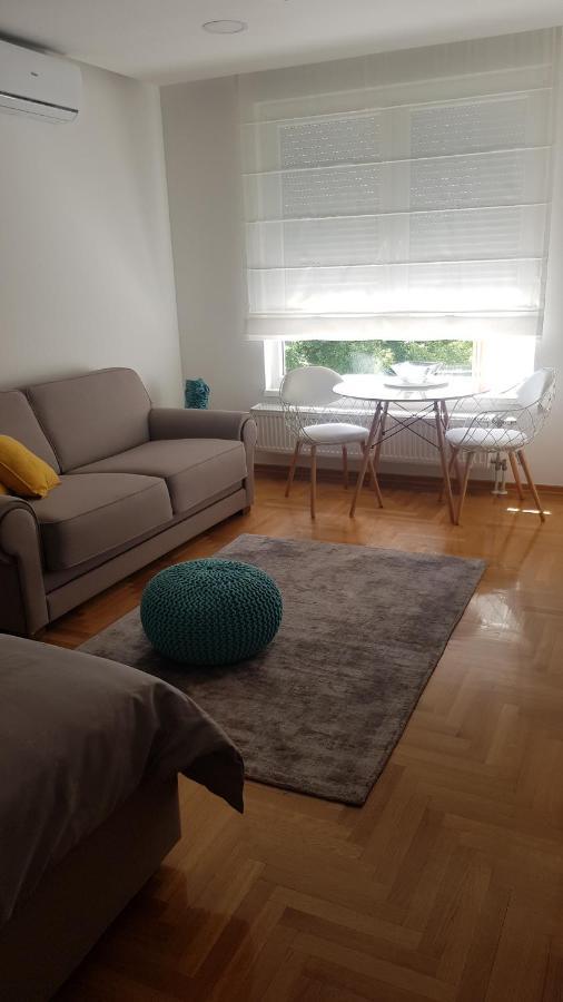 S & F Zagreb Apartman Eksteriør billede