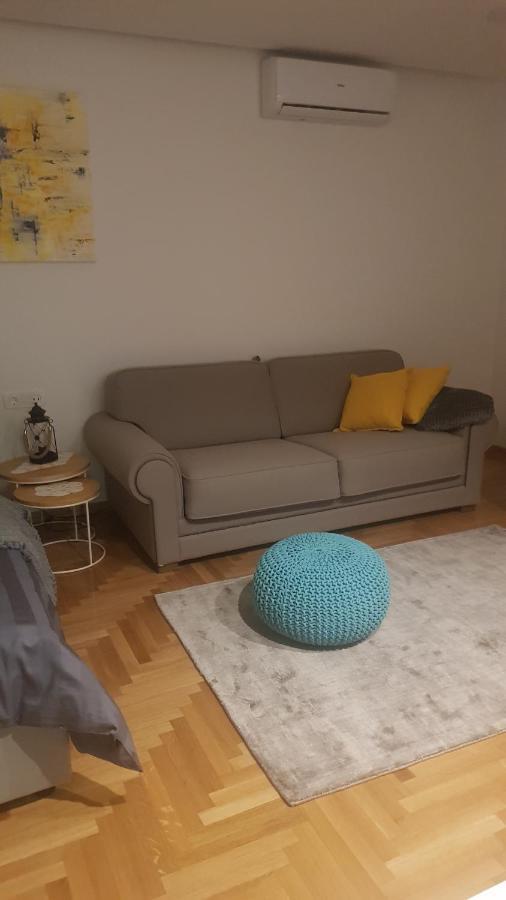 S & F Zagreb Apartman Eksteriør billede